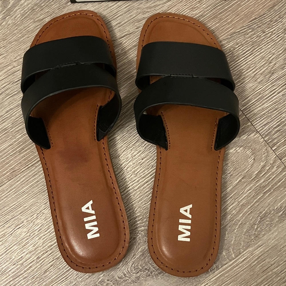 Francesca's Collections Black and Brown Sandals